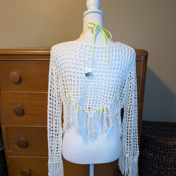 Festival Crotched White Shrug - Picture 5 of 9